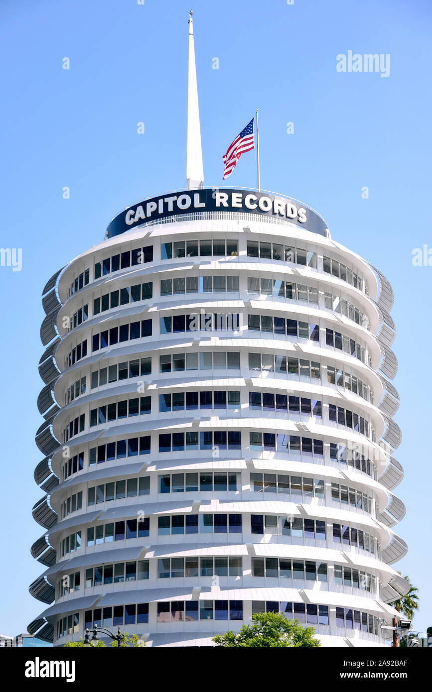La torre del Campidoglio, la sede centrale della società di Capitol Records di Hollywood e Los Angeles, California, Stati Uniti d'America Foto Stock