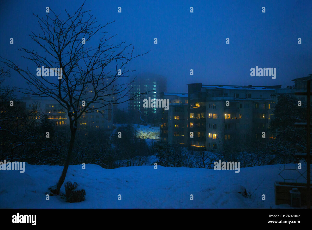 Zona residenziale di sera Foto Stock
