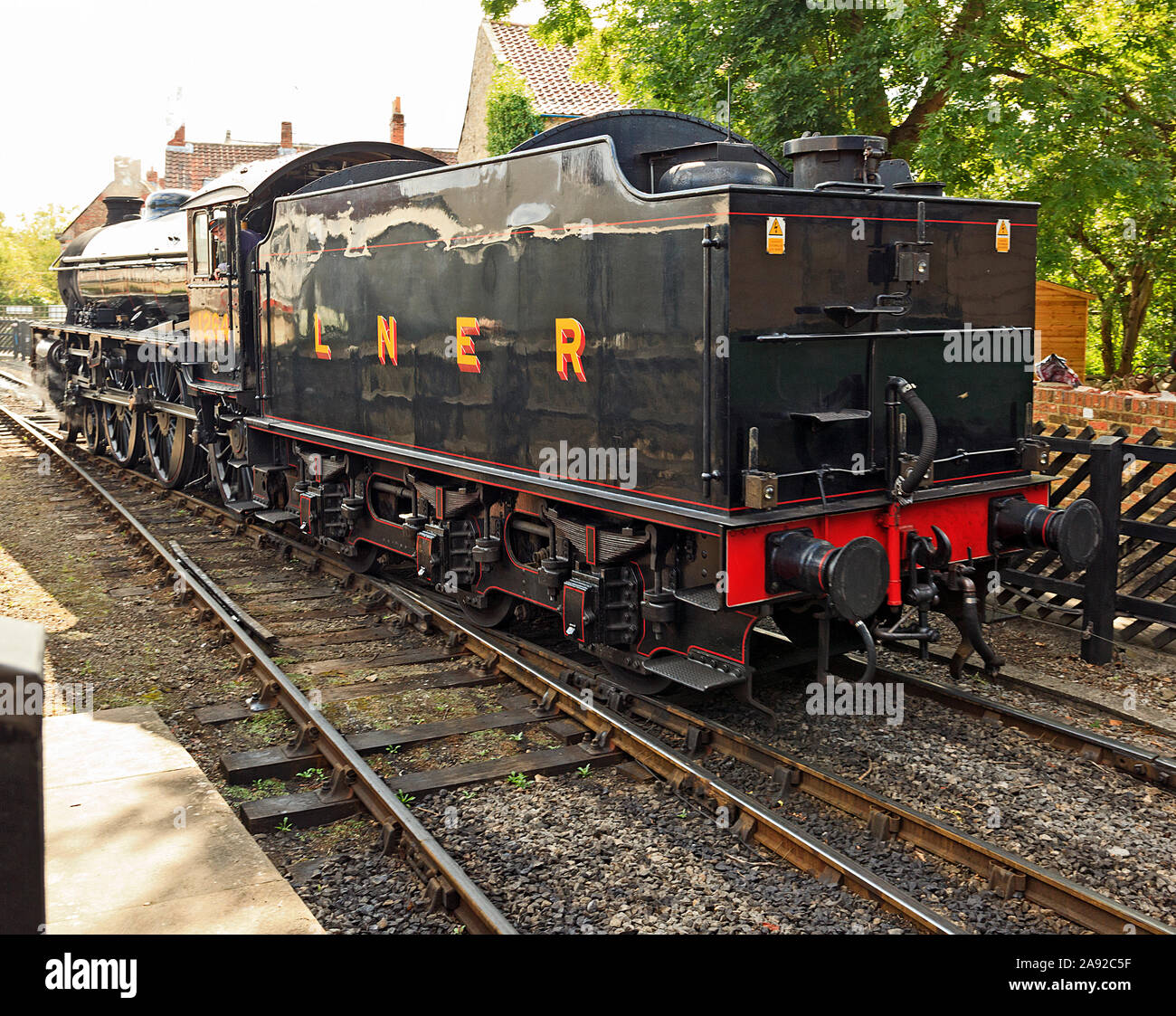 NYMR locomotiva a vapore n. 1264 manouvering per tornare a Whitby in Pickering Station Foto Stock