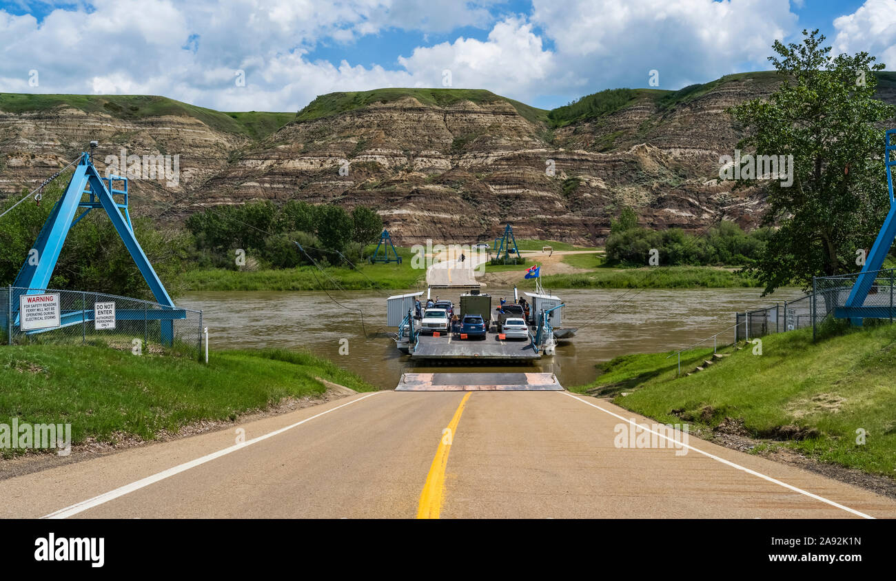Traghetto Blurt su un fiume, Red Deer Valley, Kneehill County; Alberta, Canada Foto Stock