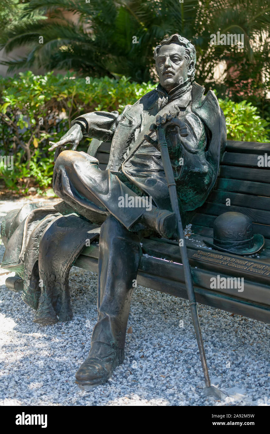 Statua bronzea di Puccini; Montecatini Terme, Toscana, Italia Foto Stock