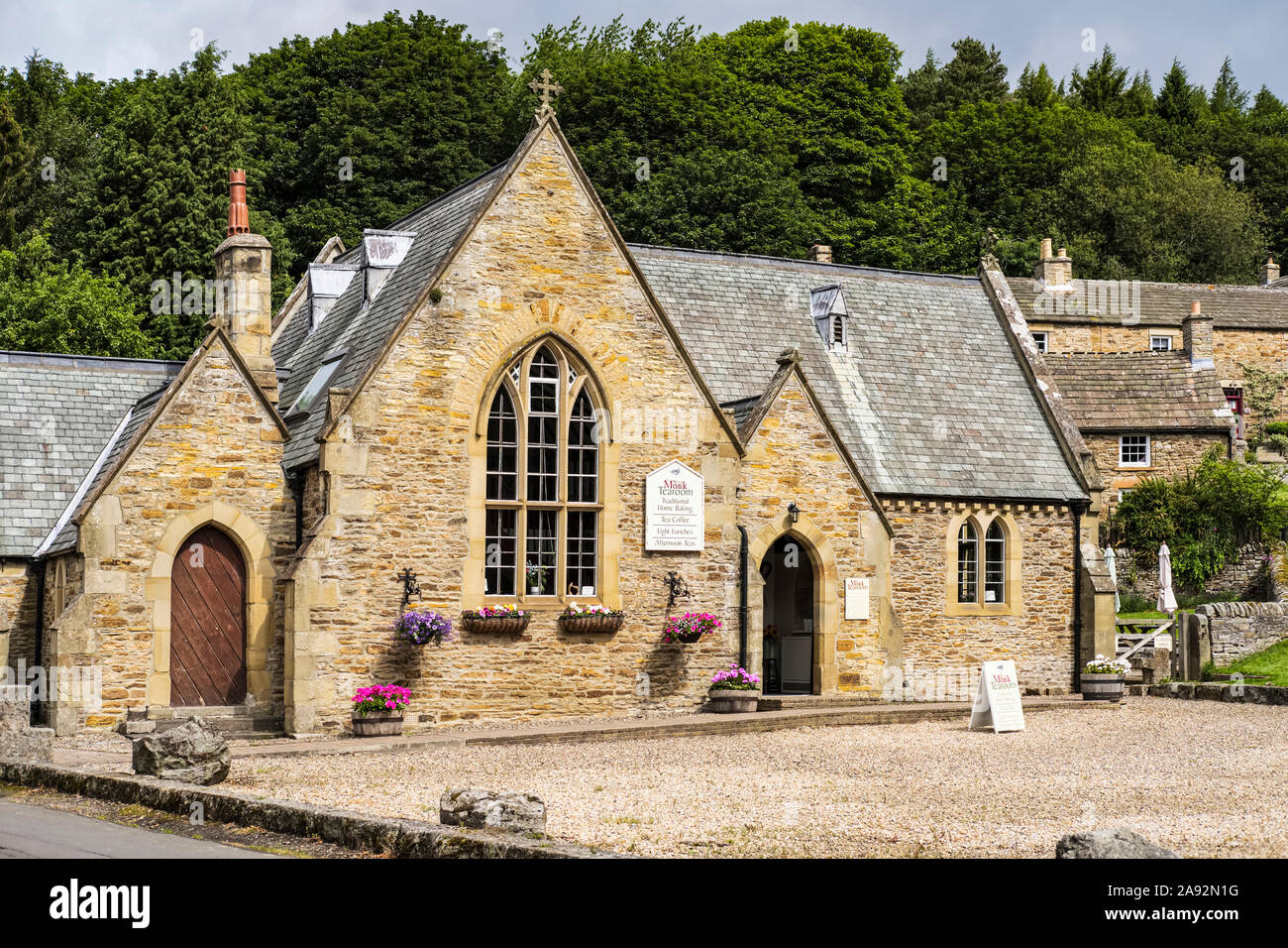 Sala da tè del villaggio nella vecchia scuola; Blanchland, Northumberland, Inghilterra Foto Stock