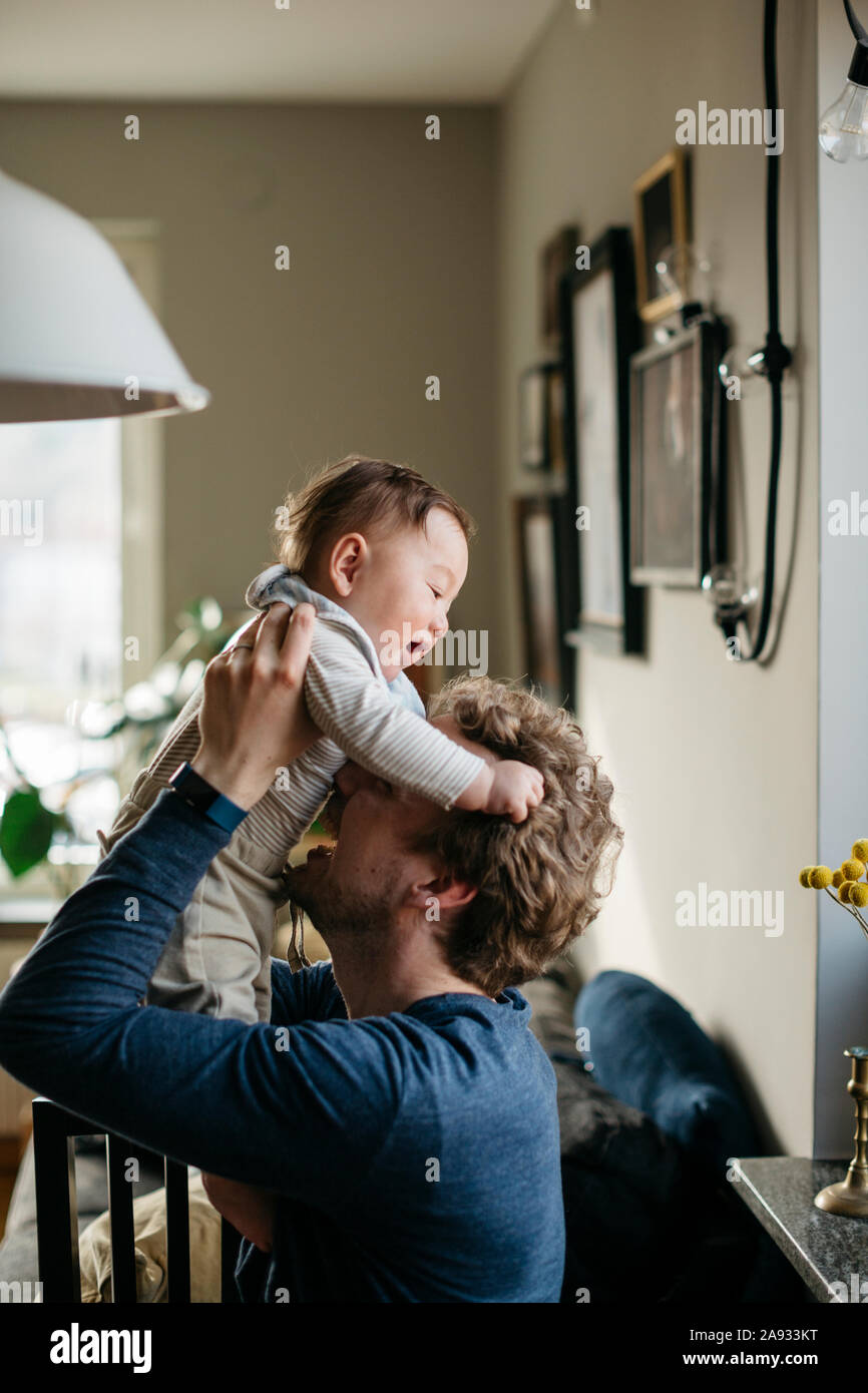 Padre con il bambino Foto Stock