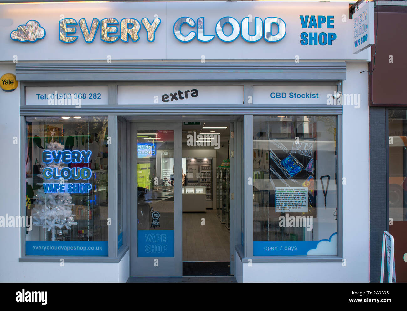 Worthing, West Sussex, Regno Unito, Novembre 12, ogni Cloud Vape Store nella cittadina balneare di Worthing. Foto Stock