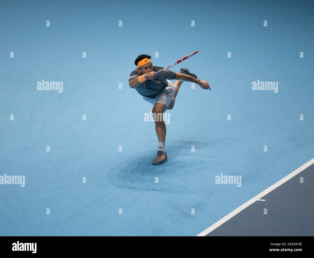 O2, Londra, Regno Unito. 12 novembre 2019. Nitto ATP Finals sera singles match, Novak Djokovic (SRB) (2) vs Dominic Thiem (AUT) (5). Credito: Malcolm Park/Alamy Live News. Foto Stock