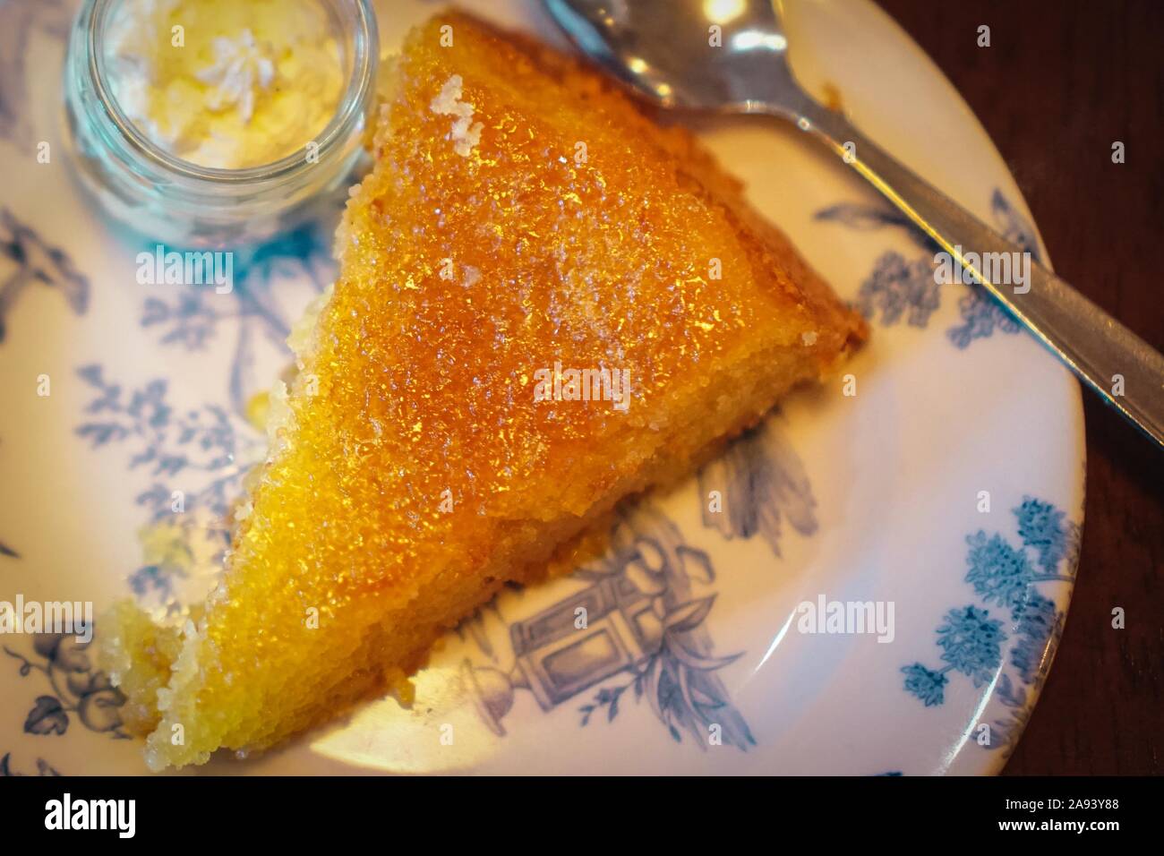 Orange Blossom la torta su un piatto Foto Stock