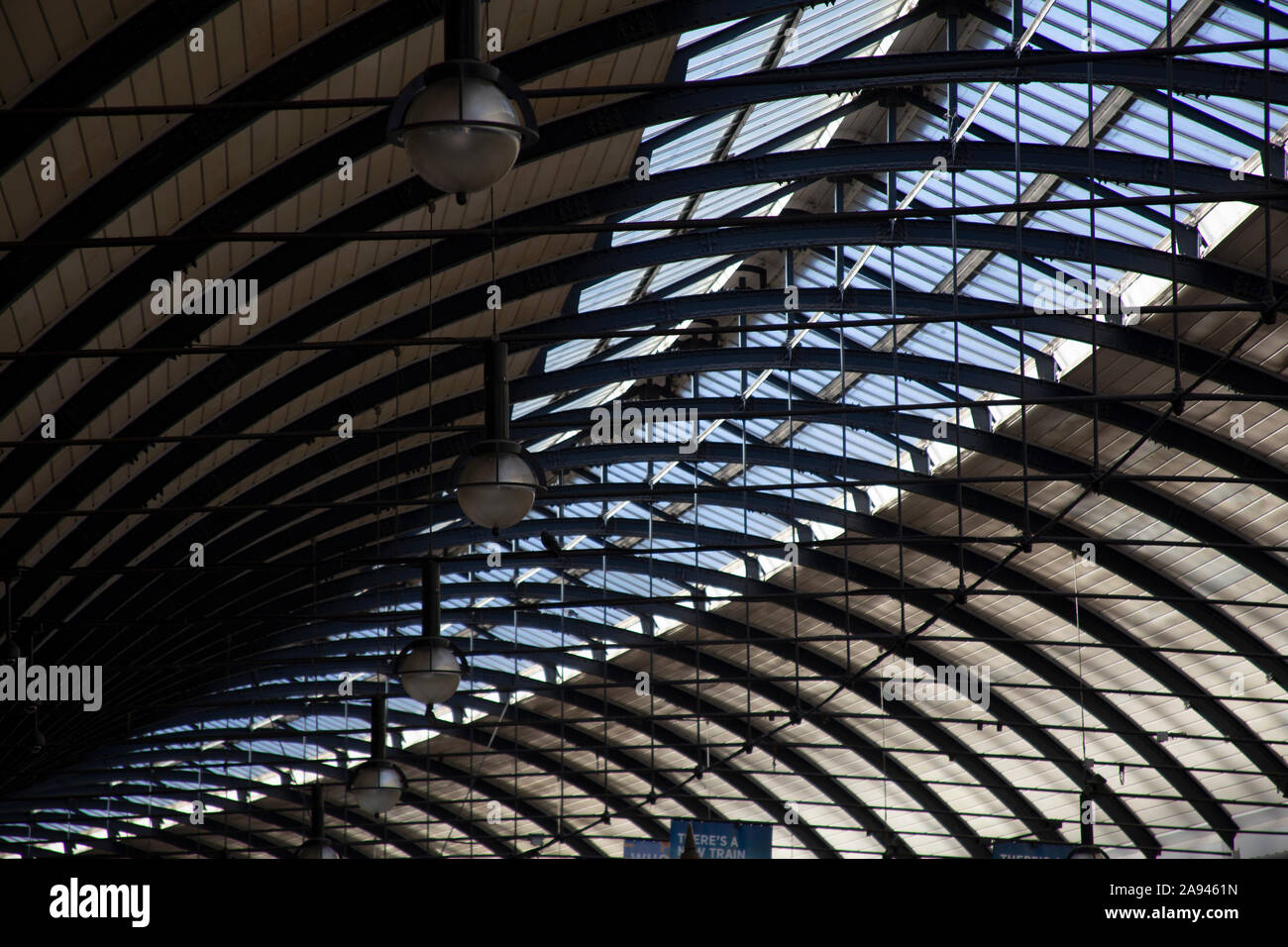 Il tetto di Newcastle stazione ferroviaria, Newcastle upon Tyne, nel nord est dell'Inghilterra, Regno Unito Foto Stock