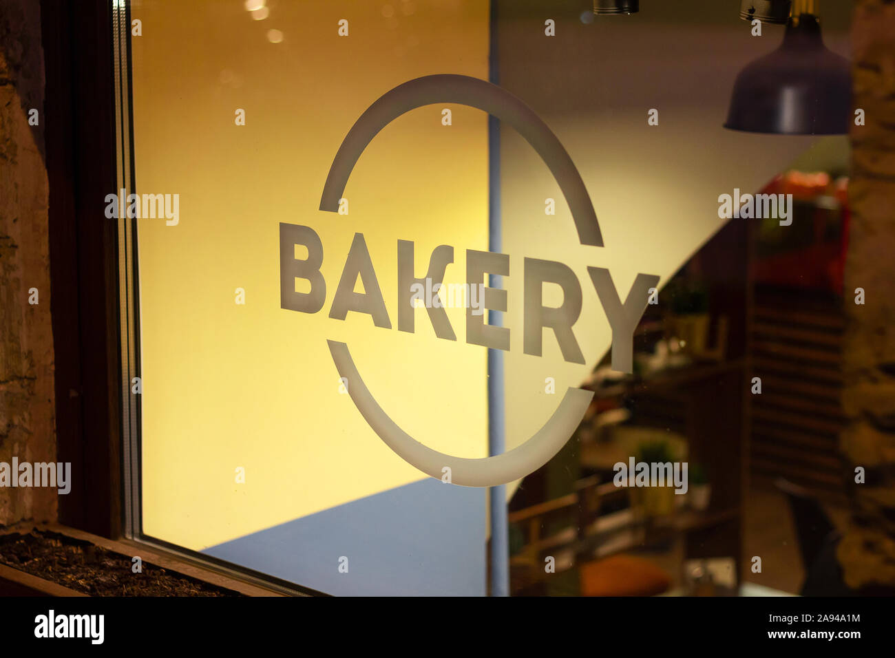 Segno di cottura sulla finestra. La cottura bakehouse shop business Foto Stock