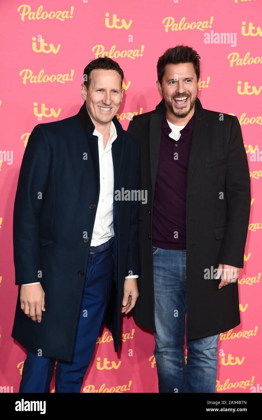 Londra, Regno Unito. 12 novembre 2019: Brendon Cole e Jeremy Edwards arriva per la ITV Palooza presso la Royal Festival Hall di Londra. Immagine: Steve Vas/Featureflash Foto Stock