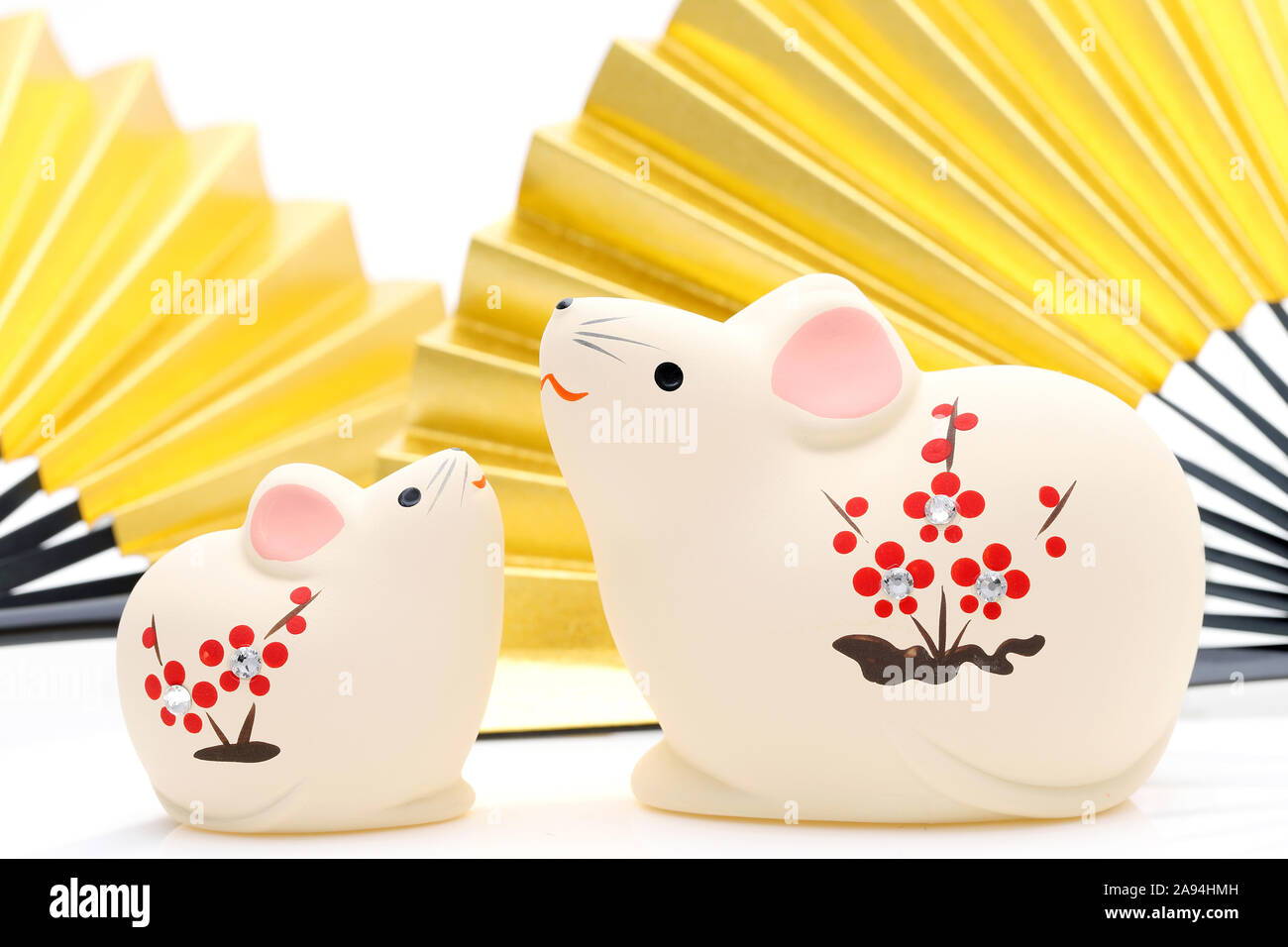 Bambole di Nezumi Mouse. Giapponese anno nuova scheda. Giapponese anno nuovo oggetto del Mouse. Foto Stock