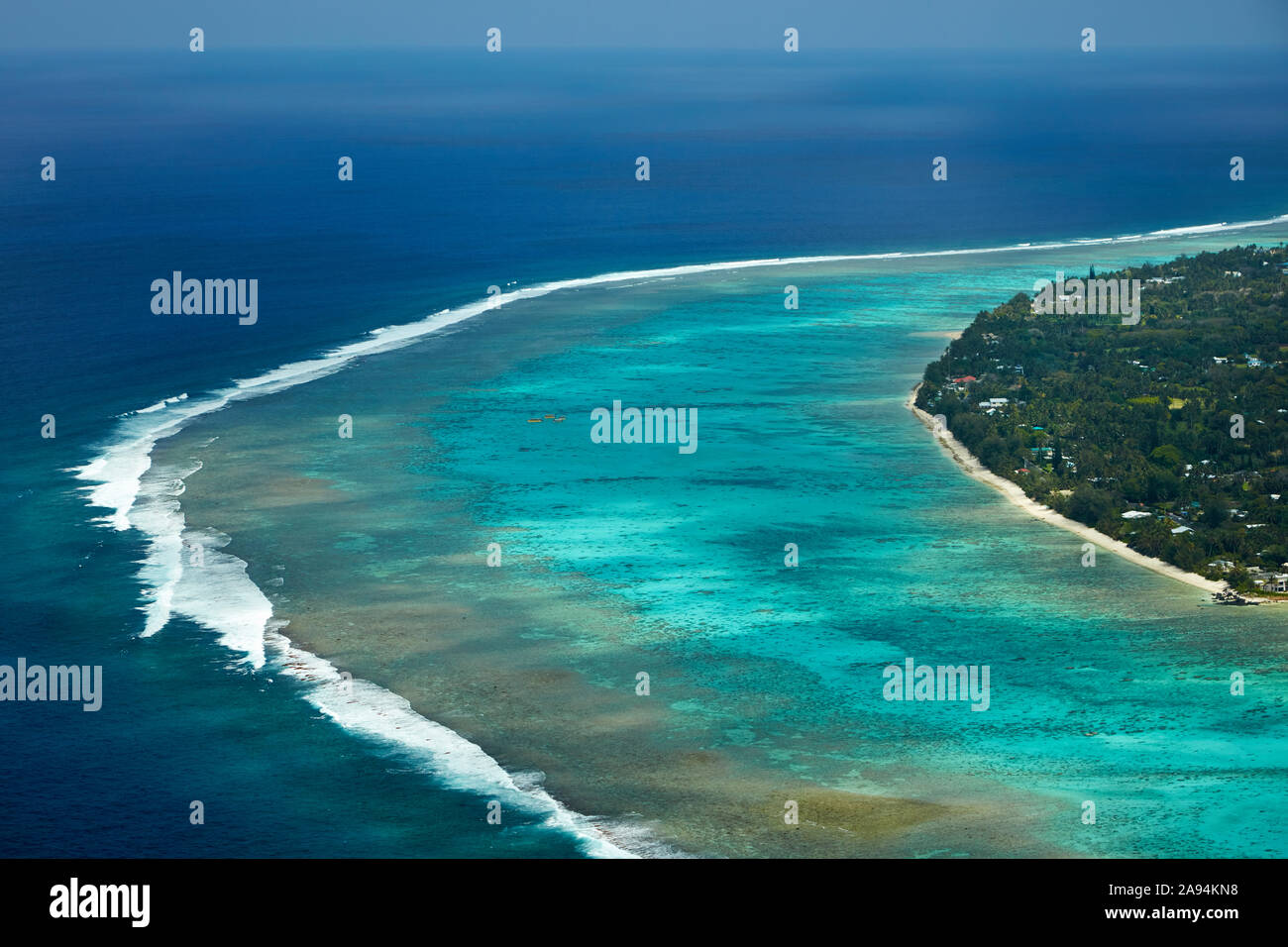 Reef, Rarotonga Isole Cook, South Pacific - aerial Foto Stock