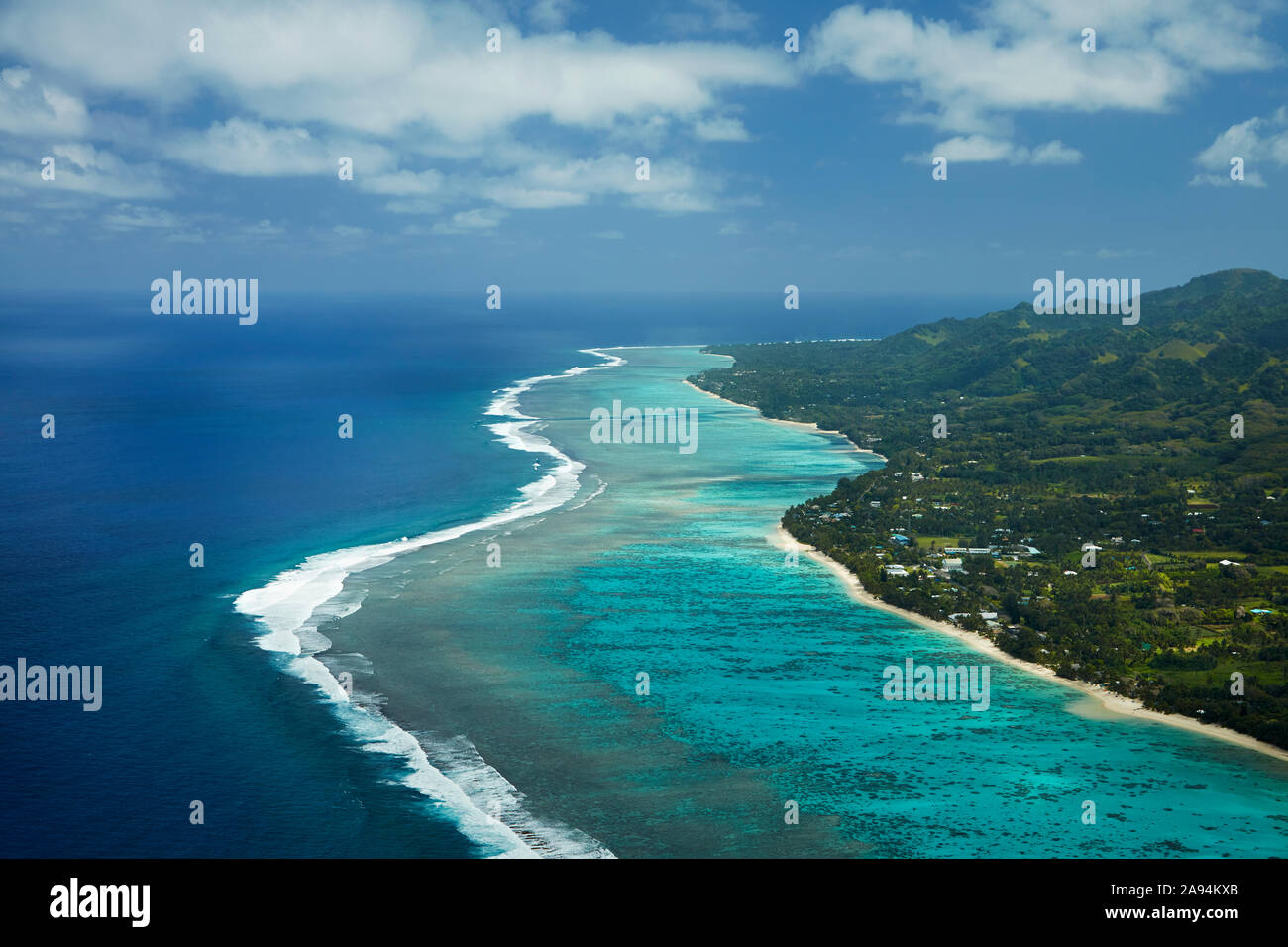 Reef, Southern Rarotonga Isole Cook, South Pacific - aerial Foto Stock