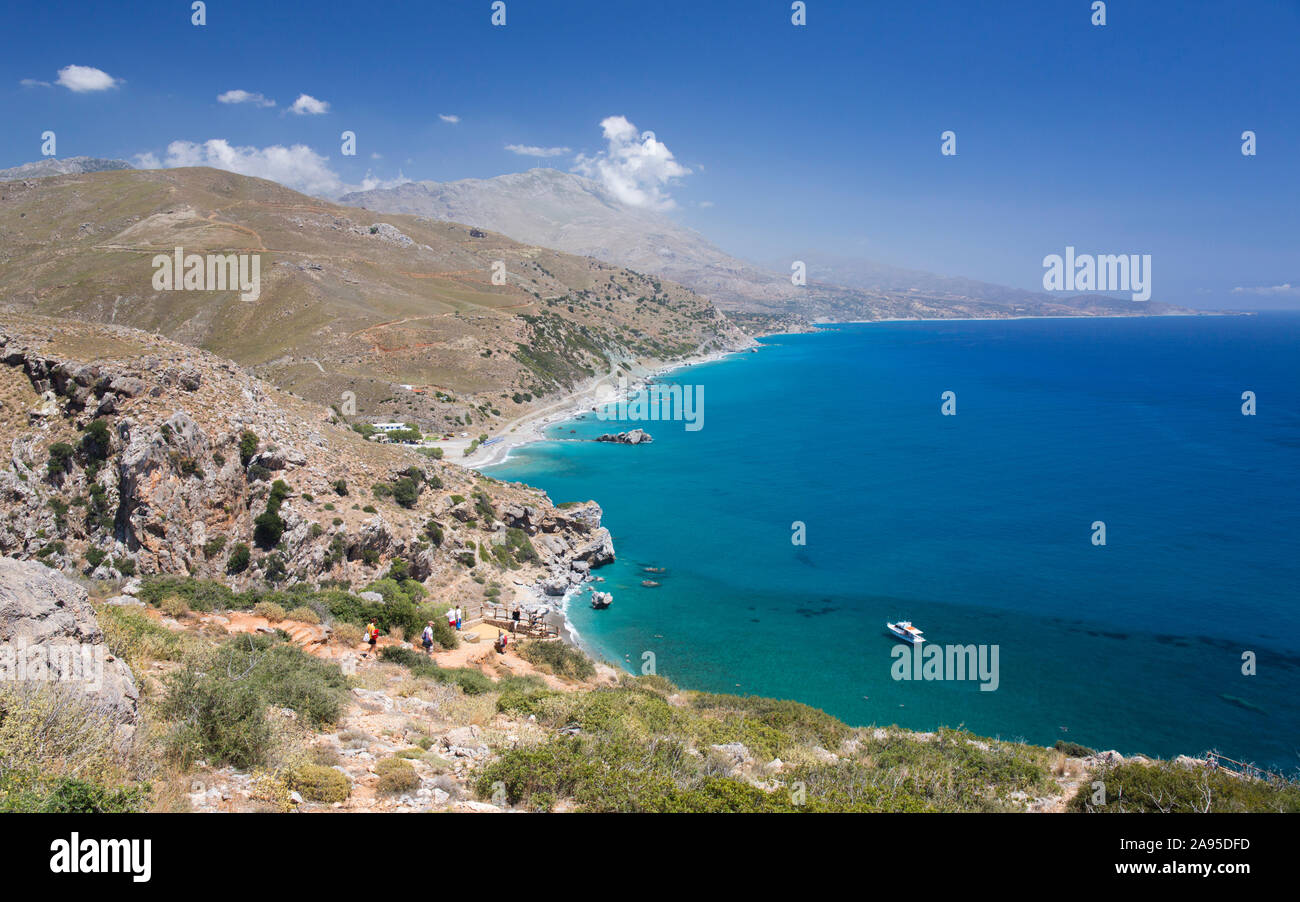 Preveli, Rethymno, Creta, Grecia. Vista sul Mar Libico dalla collina sopra la spiaggia di Preveli. Foto Stock