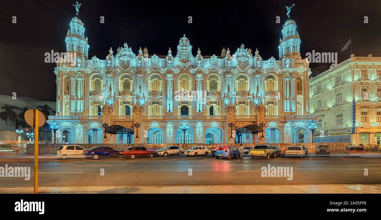 Gran Teatro de La Habana di notte, Havana, Cuba Foto Stock