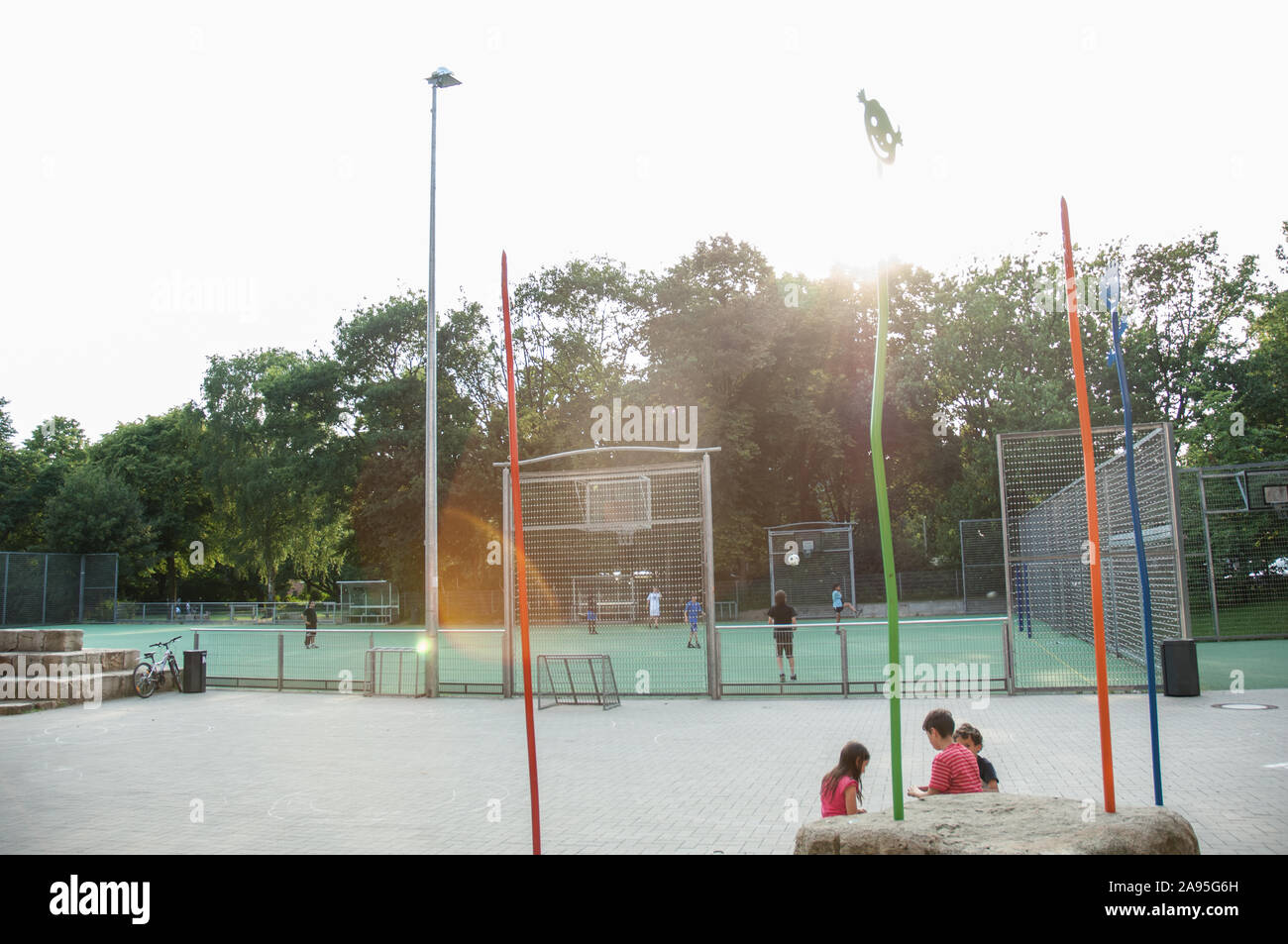 Fußballplatz Bollzplatz Foto Stock