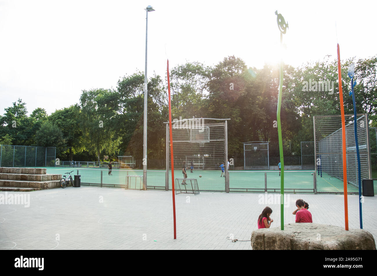 Fußballplatz Bollzplatz Foto Stock