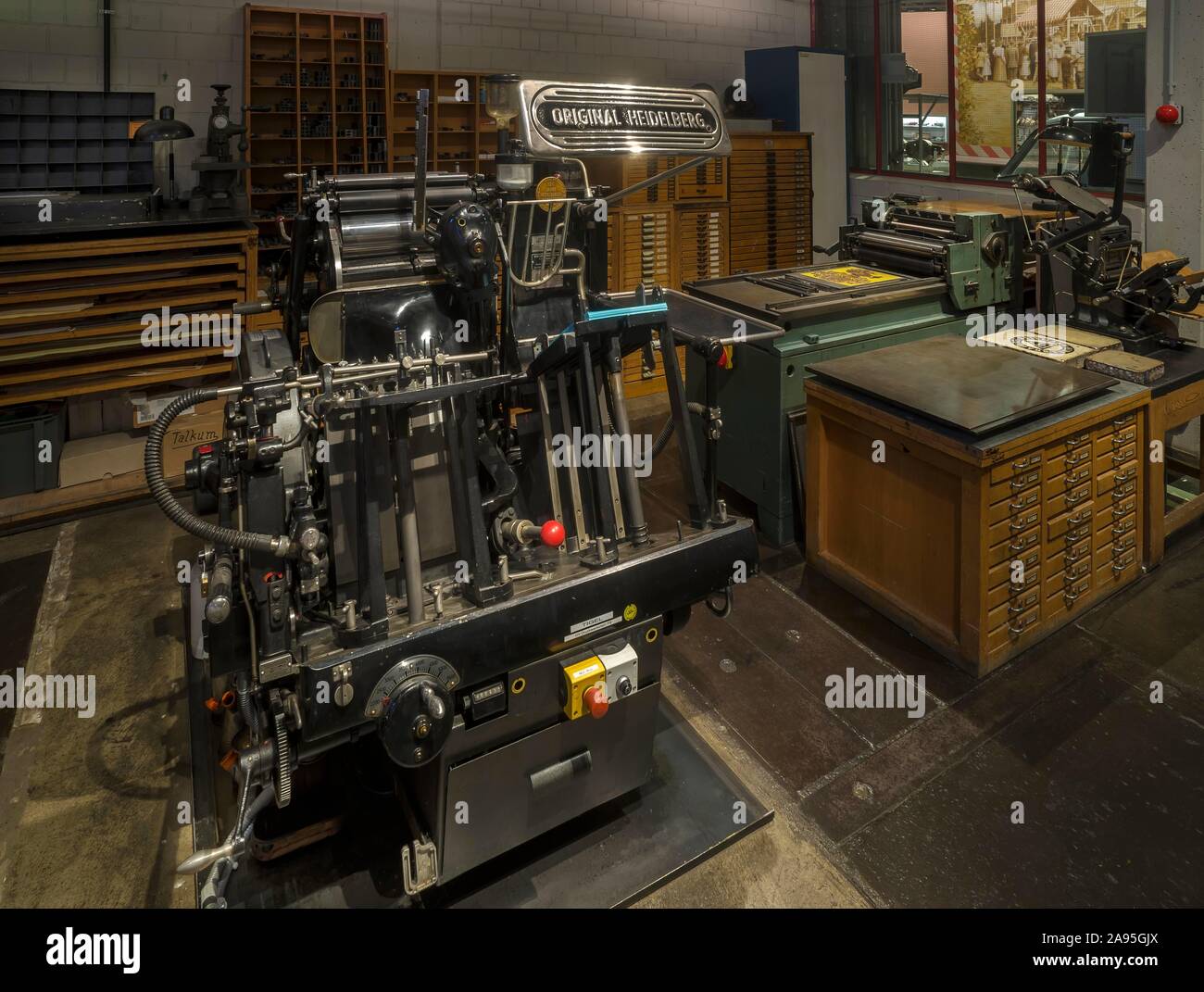 Originale storico Heidelberg macchina da stampa a partire dal 1950, il Museo cultura industriale, Norimberga, Media Franconia, Baviera, Germania Foto Stock