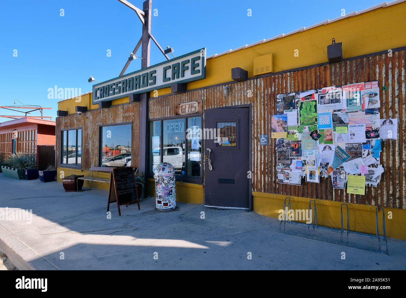 Crocevia Cafe di Yucca Valley, Joshua Tree, CALIFORNIA, STATI UNITI D'AMERICA Foto Stock