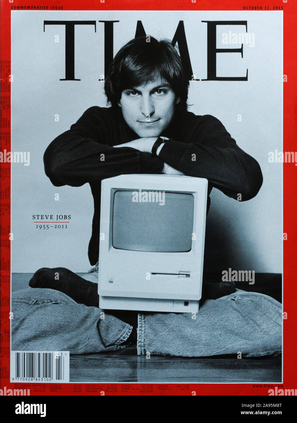 La rivista Time del coperchio anteriore 17 ottobre 2011, che mostra una foto di Steve Jobs Foto Stock