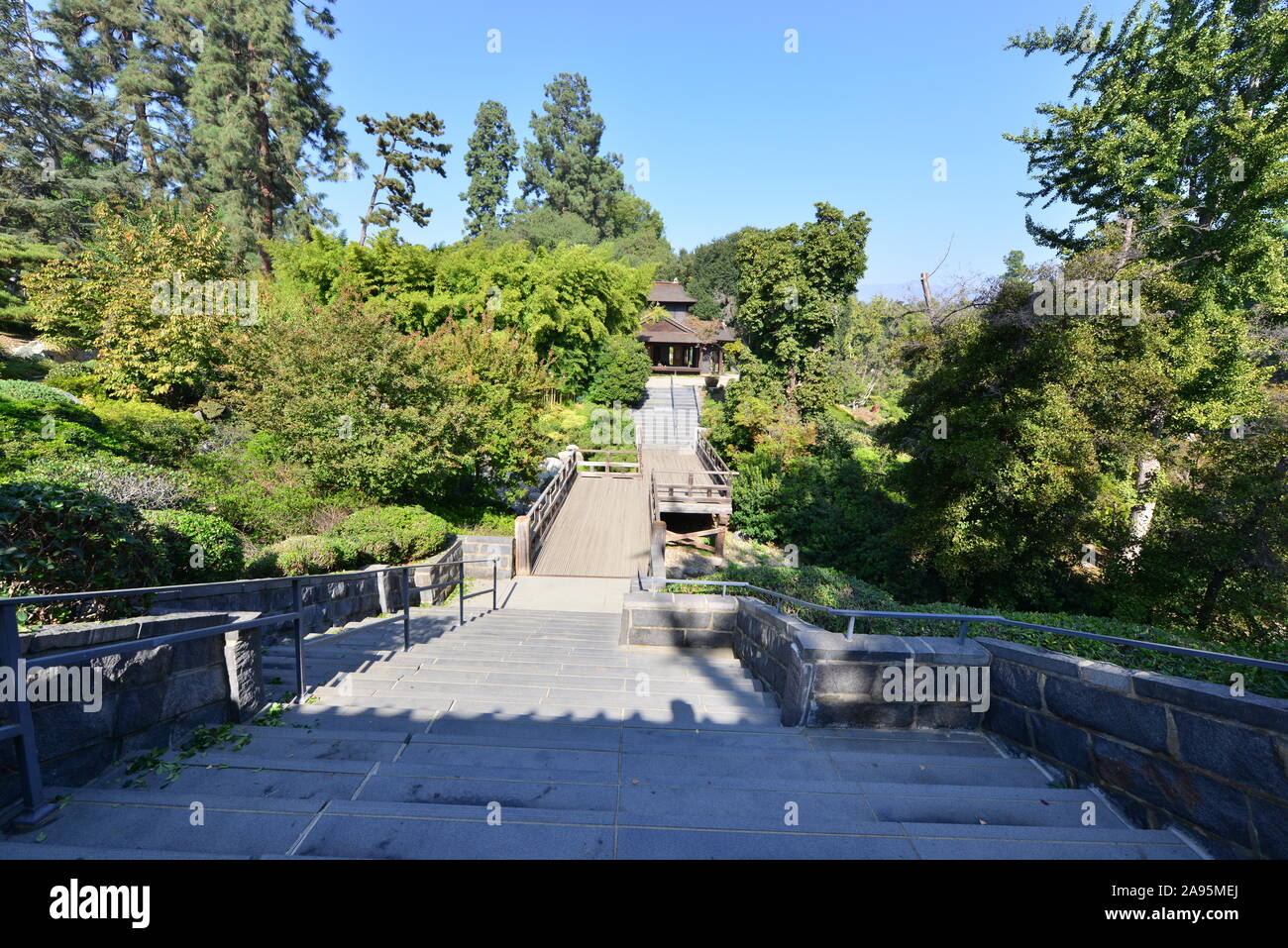 Una casa giapponese insieme all'altro lato di un Valley in California Foto Stock