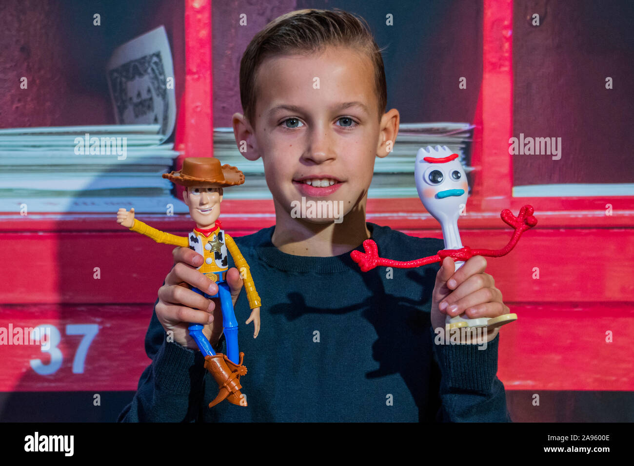 Londra, Regno Unito. Xiii Nov, 2019. Toy Story 4 evidenziatori per vero da Mattel con Charlie, 10 - Toy del Retailer Association rivelano il 2019 DreamToys elenco. Credito: Guy Bell/Alamy Live News Foto Stock