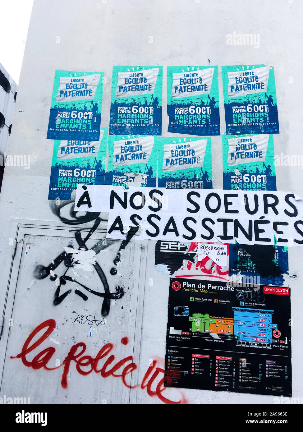 Arrestare feminicide pubblica campagna di sensibilizzazione, Lione, Francia Foto Stock