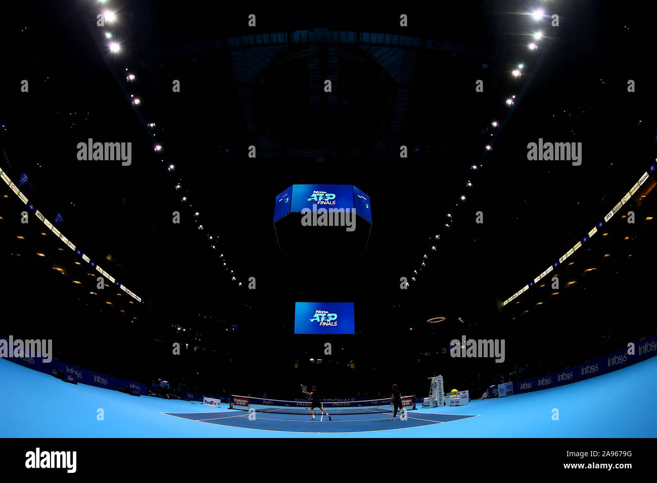 Arena. Londra, Regno Unito. Xiii Nov, 2019. Nitto tennis ATP Finals; Daniel Medvedev (Russia) durante la sua sessione di prove libere sul court - Editoriale usare carte di credito: Azione Plus immagini di sport/Alamy Live News Foto Stock