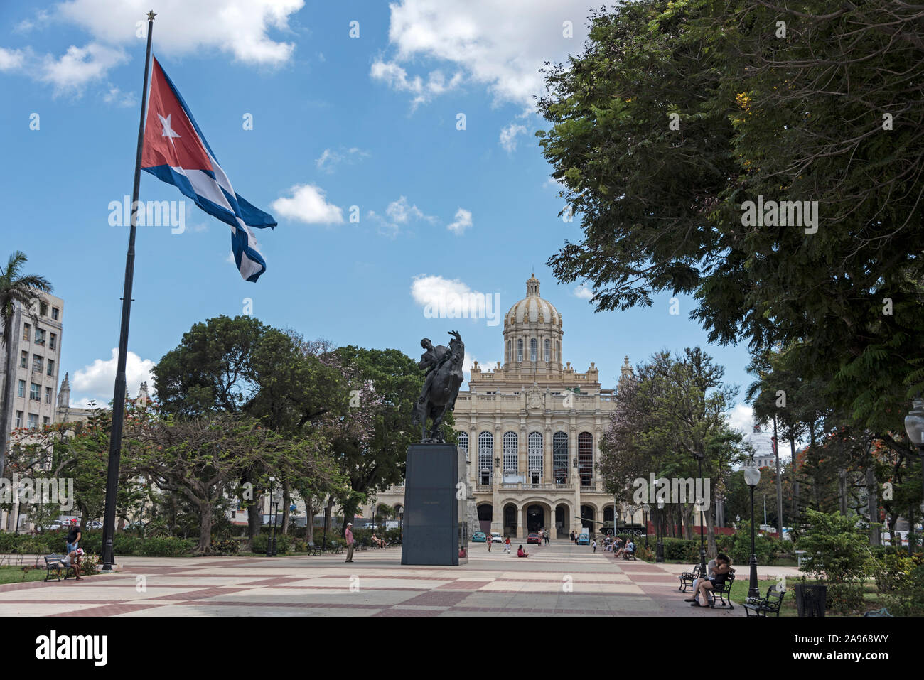 Il granito nero del monumento equestre di Jose Marti sul suo cavallo in Plaza 13 de marzo a l'Avana a Cuba. José Martí fu un poeta e giornalista. Ha trascorso Foto Stock