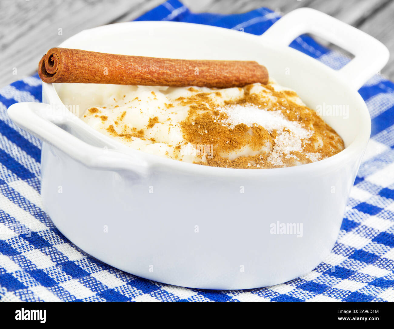 Dolci budino di riso con cannella Foto Stock