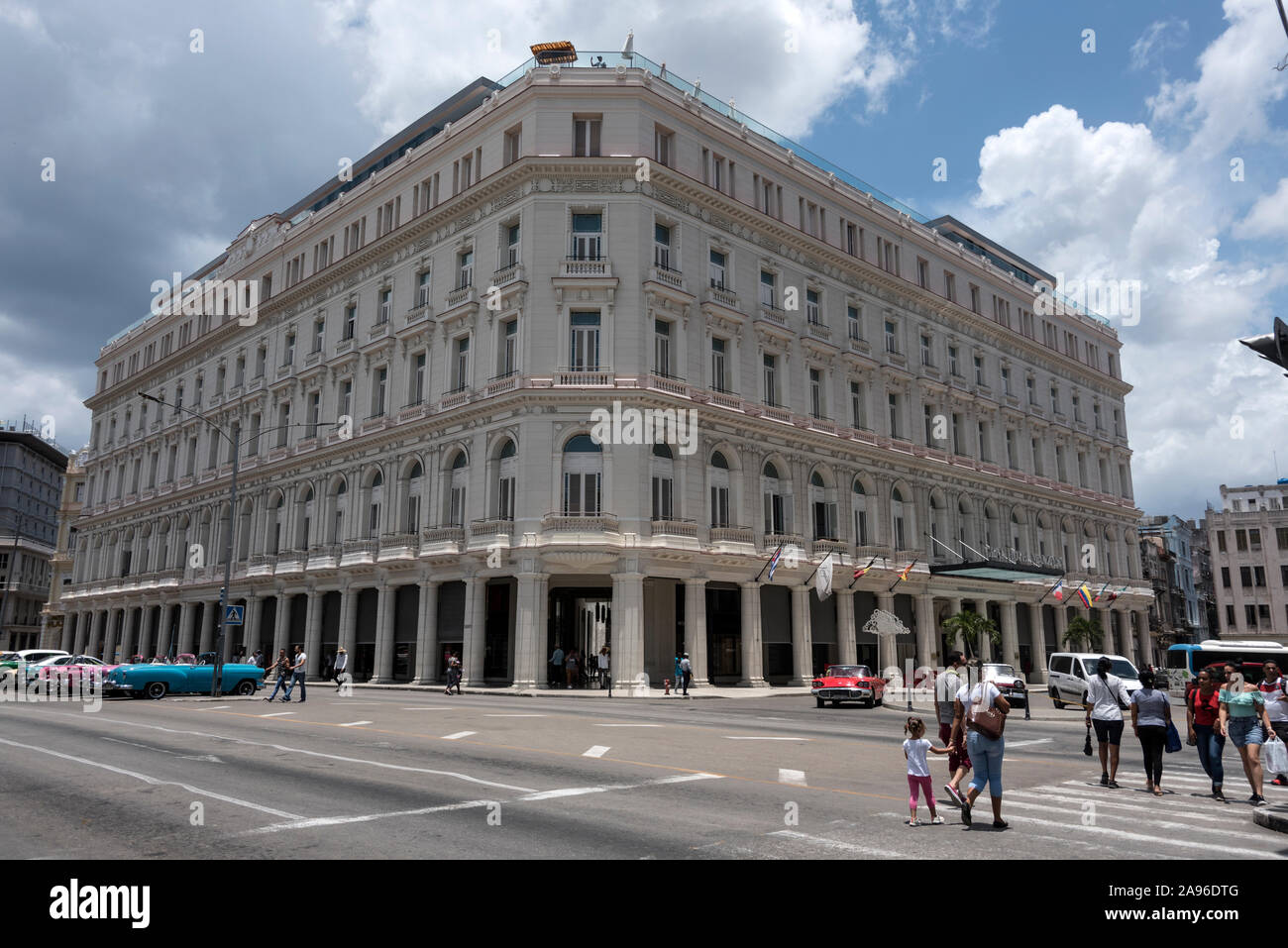 Il Gran Hotel Manzana Kempinski la Habana è un hotel di 246 camere che si affaccia sul Parque Central a l'Avana, Cuba. Il gruppo Gaviota, un braccio del cubano Foto Stock
