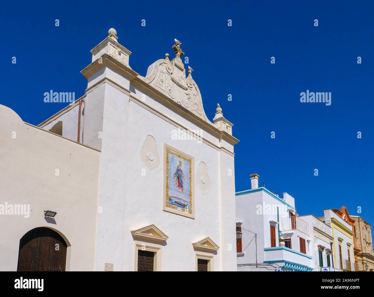 Chiesa di Santa Maria degli Angeli nella pittoresca città vecchia di Gallipoli, una bella meta di viaggio in Puglia, Italia Foto Stock