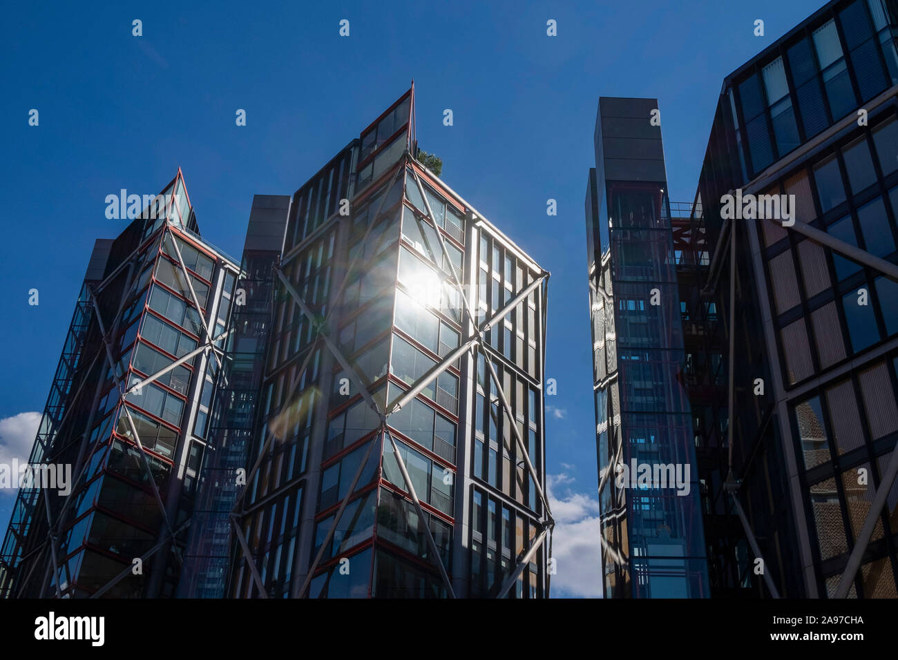 Basso angolo vista di Neo Bankside appartamenti a Southwark, Londra, Inghilterra Foto Stock