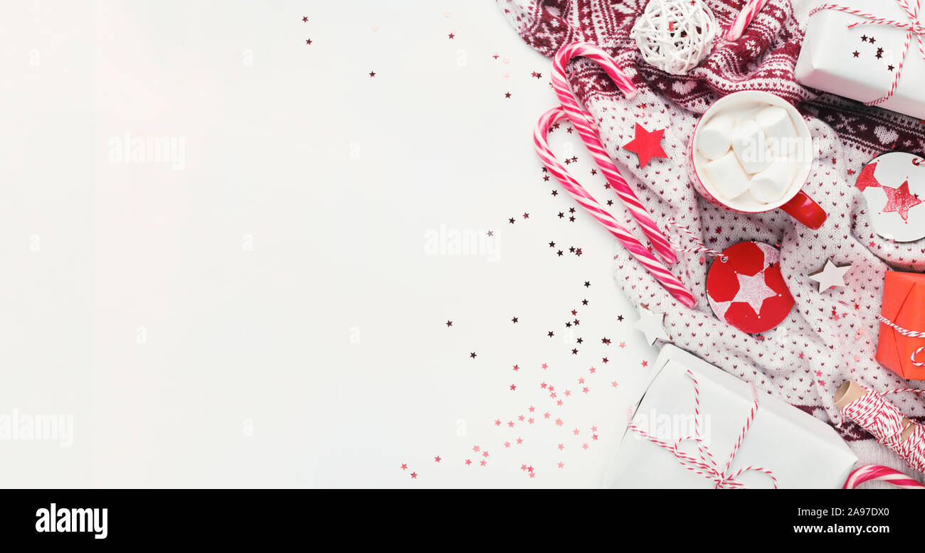Natale roba. Carino inverno sfondo con decorazioni, panorama, spazio di copia Foto Stock