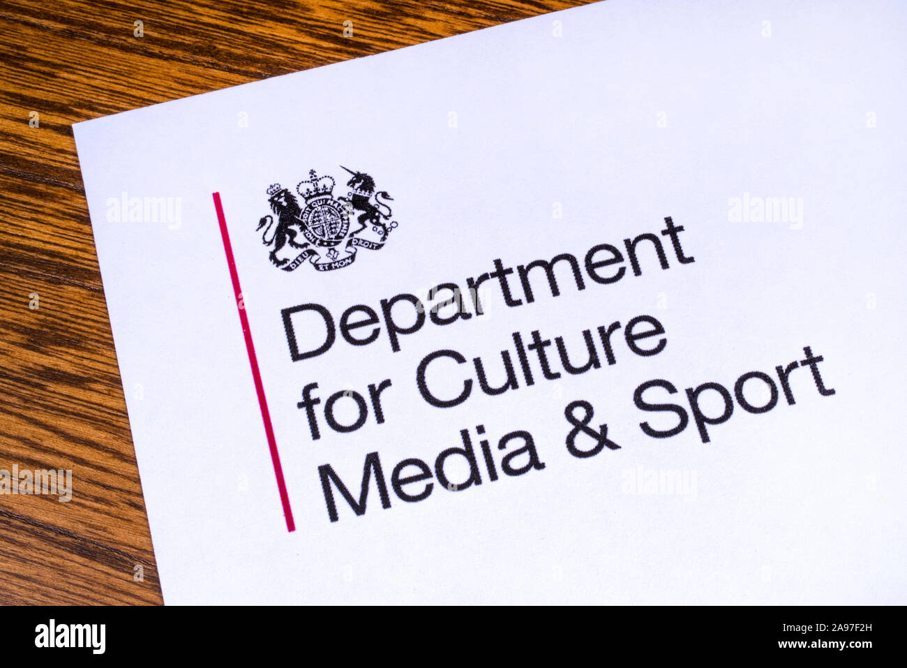 London, Regno Unito - 12 Marzo 2019: Close-up del logo per il dipartimento della cultura, dei mezzi di comunicazione e lo sport, raffigurato su un pezzo di carta o di foglio illustrativo. Il Depar Foto Stock