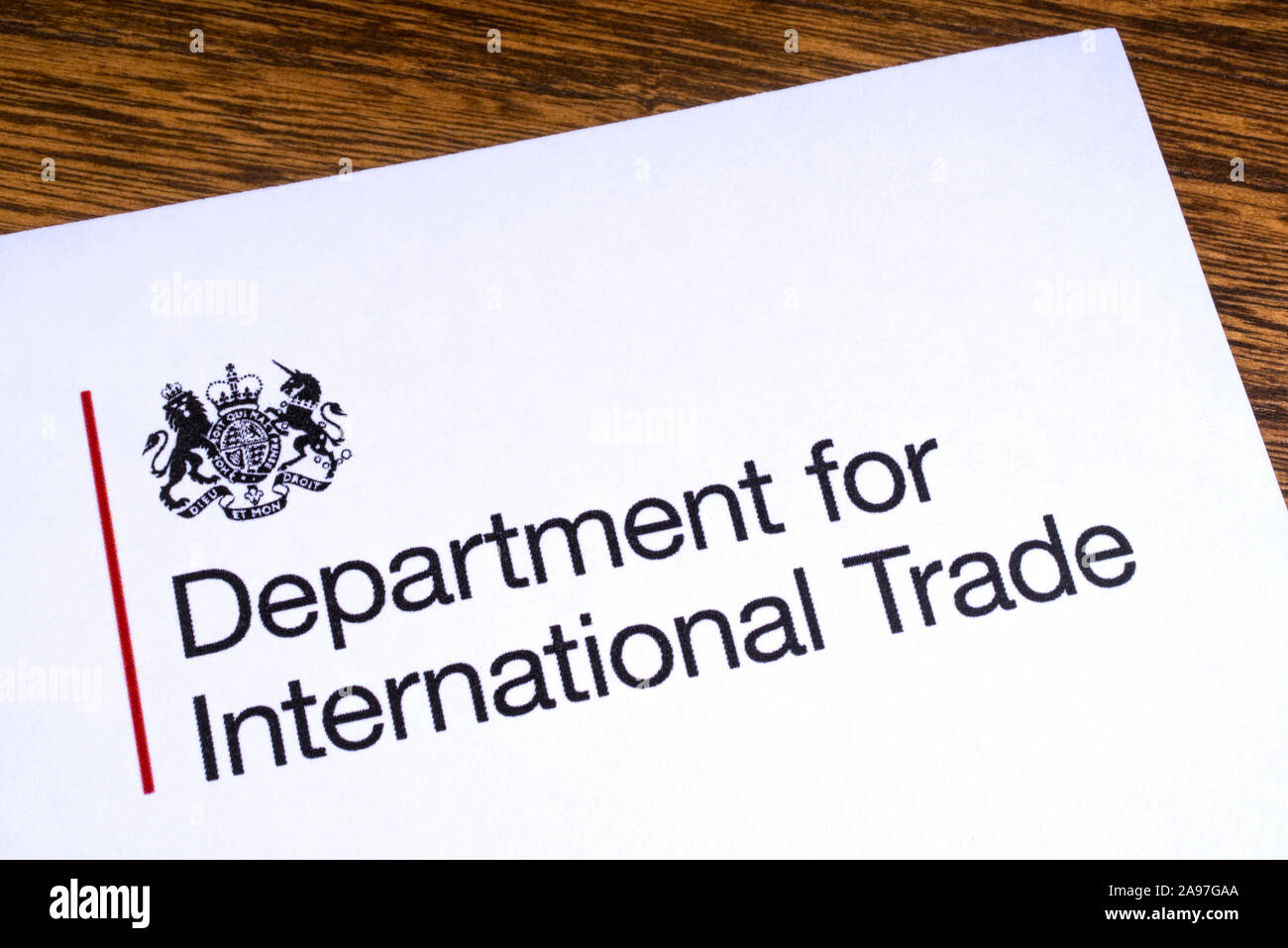 London, Regno Unito - 12 Marzo 2019: Close-up del logo del dipartimento per il commercio internazionale, raffigurato su un pezzo di carta o di foglio illustrativo. Il DIT è un de Foto Stock