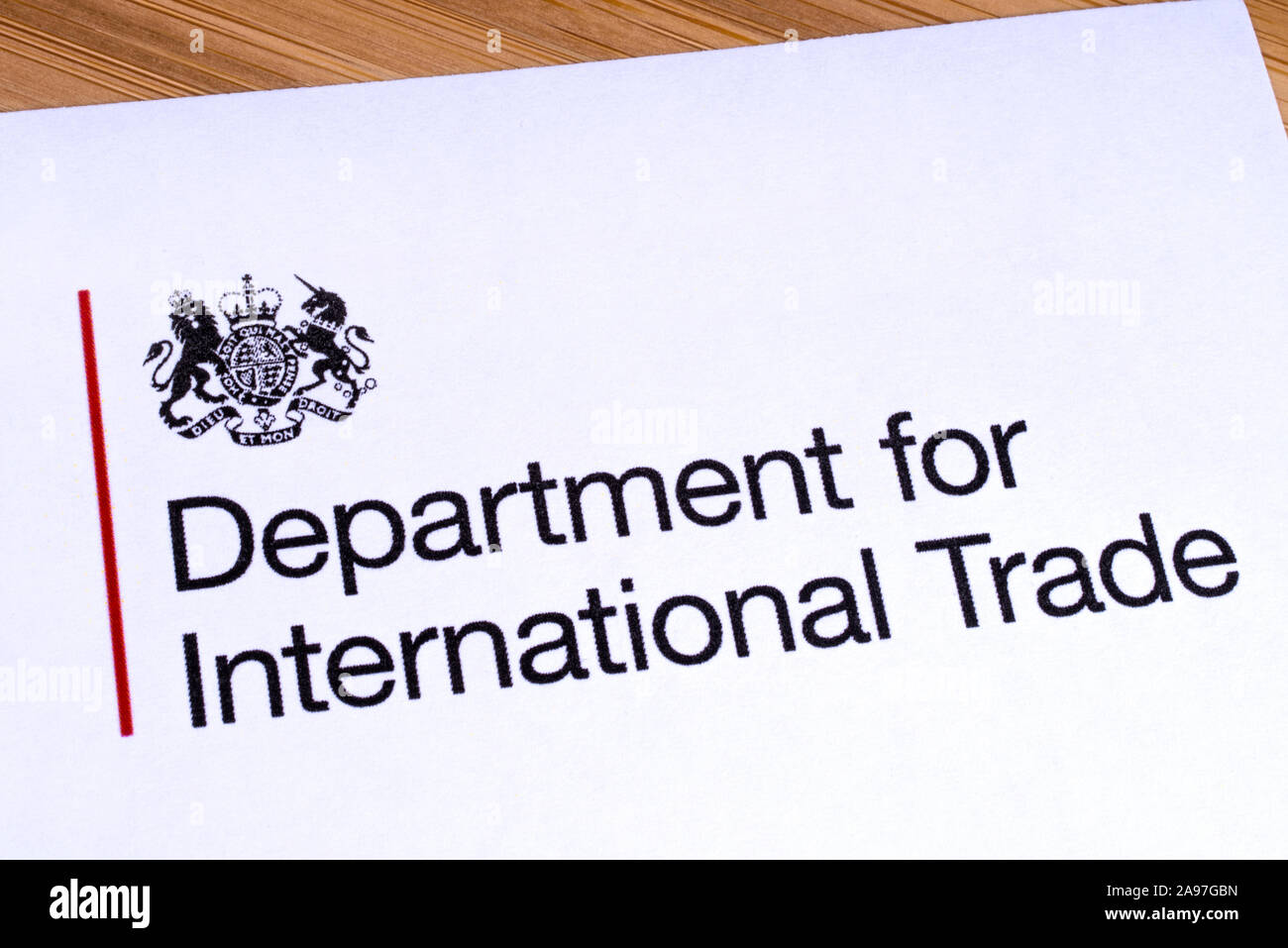 London, Regno Unito - 12 Marzo 2019: Close-up del logo del dipartimento per il commercio internazionale, raffigurato su un pezzo di carta o di foglio illustrativo. Il DIT è un de Foto Stock