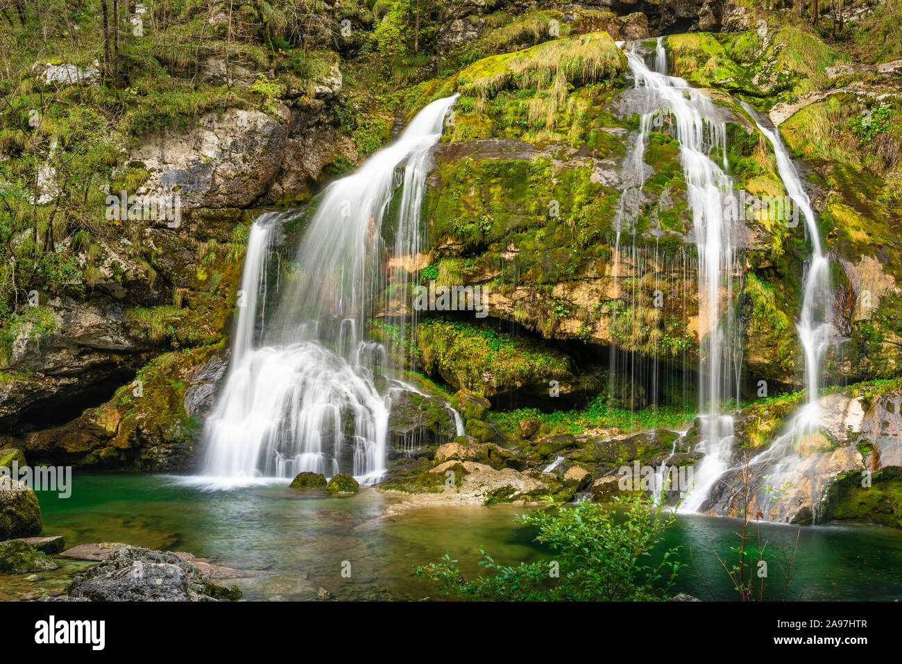 La Cascata Virje vicino a Bovec, la Slovenia, l'Europa. Foto Stock