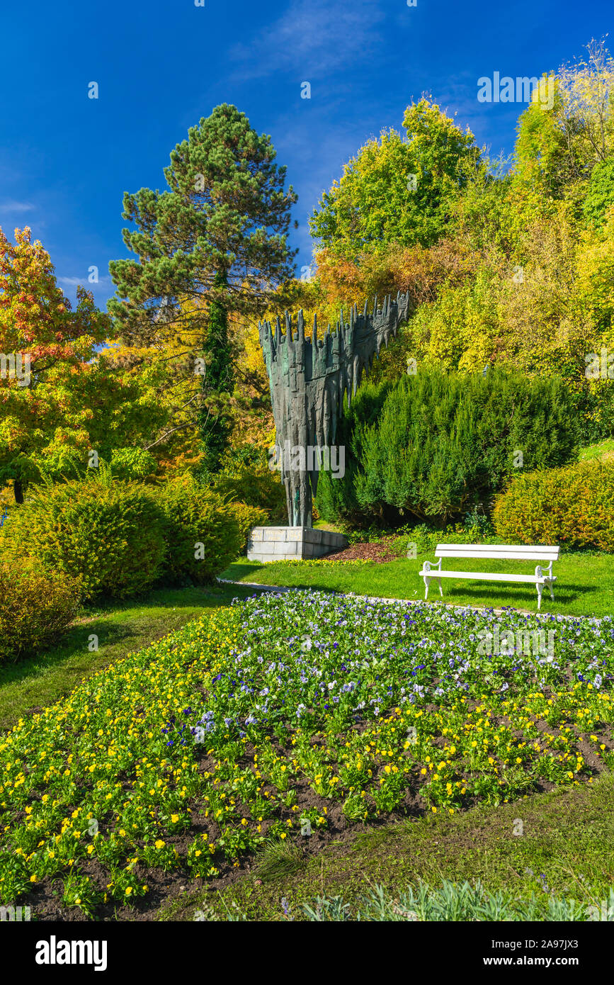 L'Europa Park e il monumento della Rivoluzione e per le vittime di Kamnik, Slovenia, l'Europa. Foto Stock