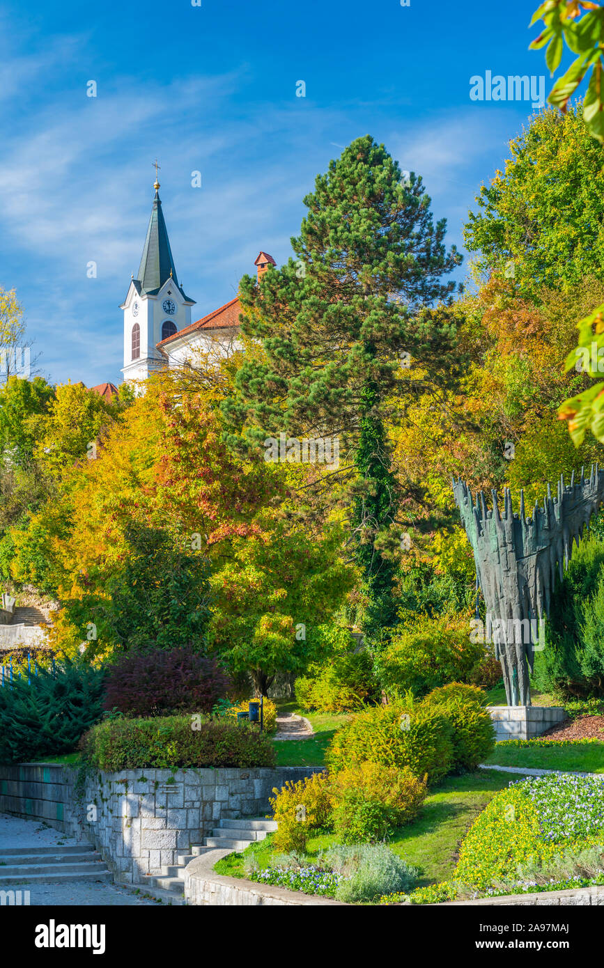 L'Europa Park e il monumento della Rivoluzione e per le vittime di Kamnik, Slovenia, l'Europa. Foto Stock