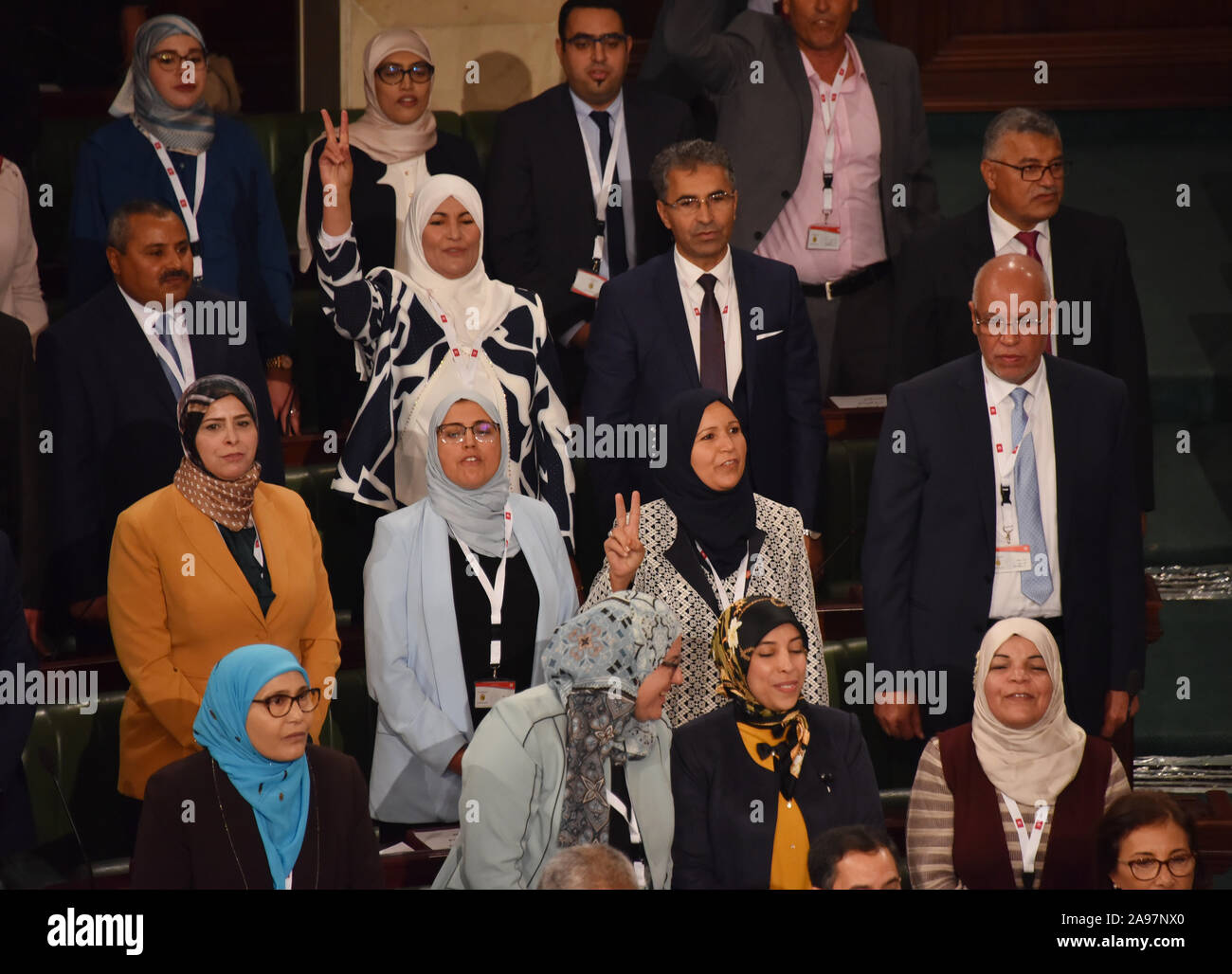 Tunisi, Tunisia. Xiii Nov, 2019. Deputati partecipare alla prima sessione e giuramento-tenendo la cerimonia del parlamento tunisino dopo la Tunisia del Supremo Consiglio elettorale ha annunciato i risultati delle elezioni parlamentari. Credito: SOPA Immagini limitata/Alamy Live News Foto Stock