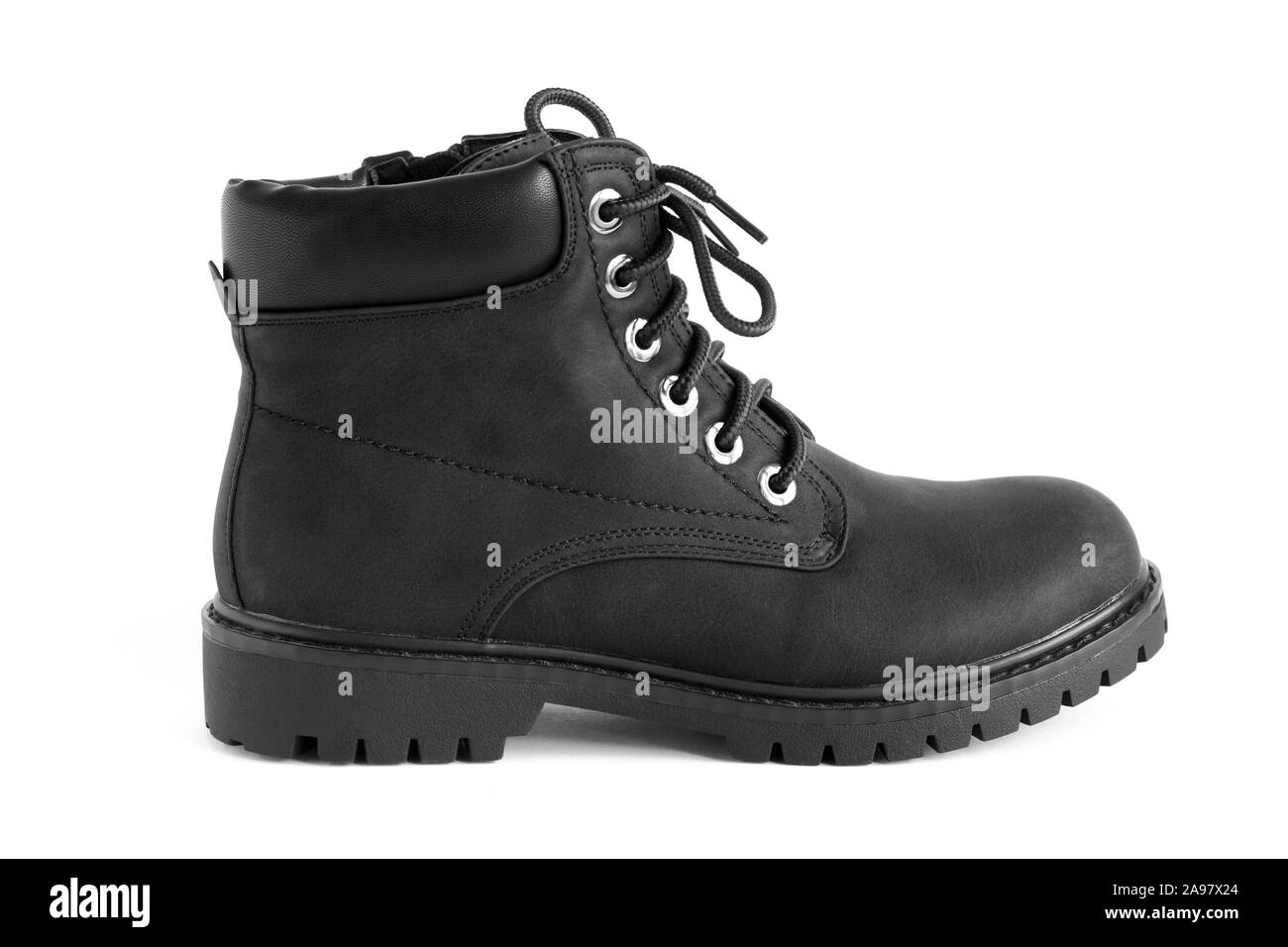 Per impieghi pesanti nera stivali unisex isolati su sfondo bianco, scarpe per autunno e inverno stagione Foto Stock