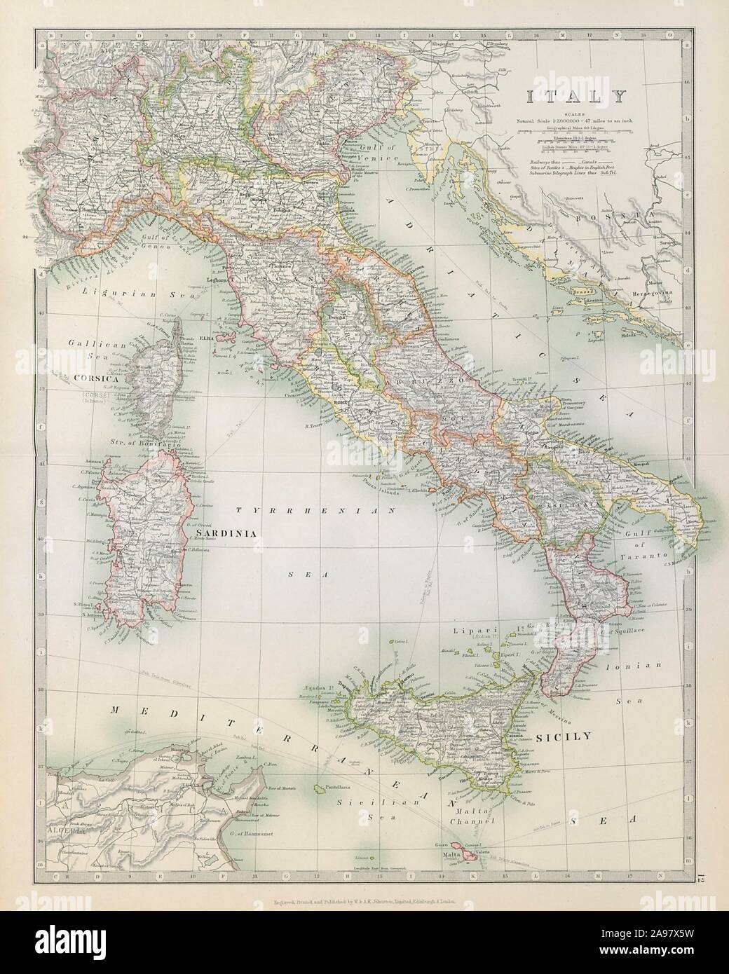 L'Italia. Le ferrovie. Principali campi di battaglia e date. JOHNSTON 1915 antica mappa grafico Foto Stock