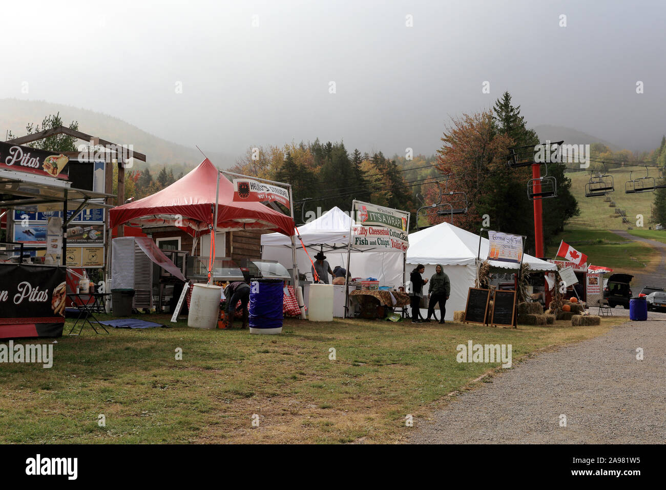 I fornitori di prodotti alimentari a Oktoberfest festival Hunter Mountain Ski lodge Hunter New York Foto Stock