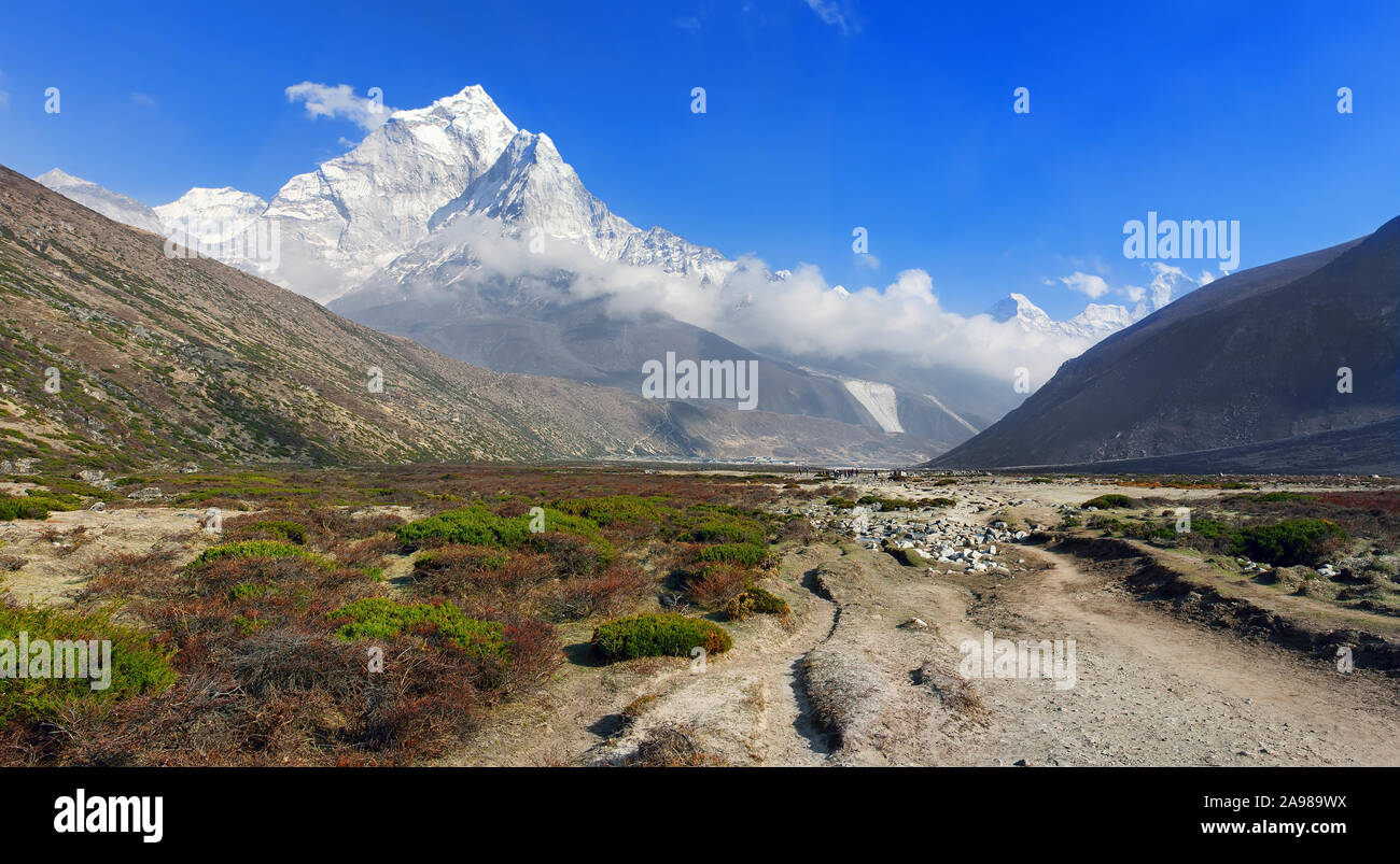 Il paesaggio alpino in Himalaya, Nepal. Foto Stock