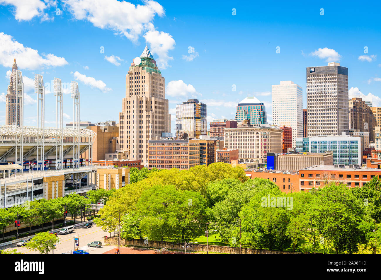 Cleveland, Ohio, Stati Uniti d'America downtown skyline della città nelle ore diurne. Foto Stock