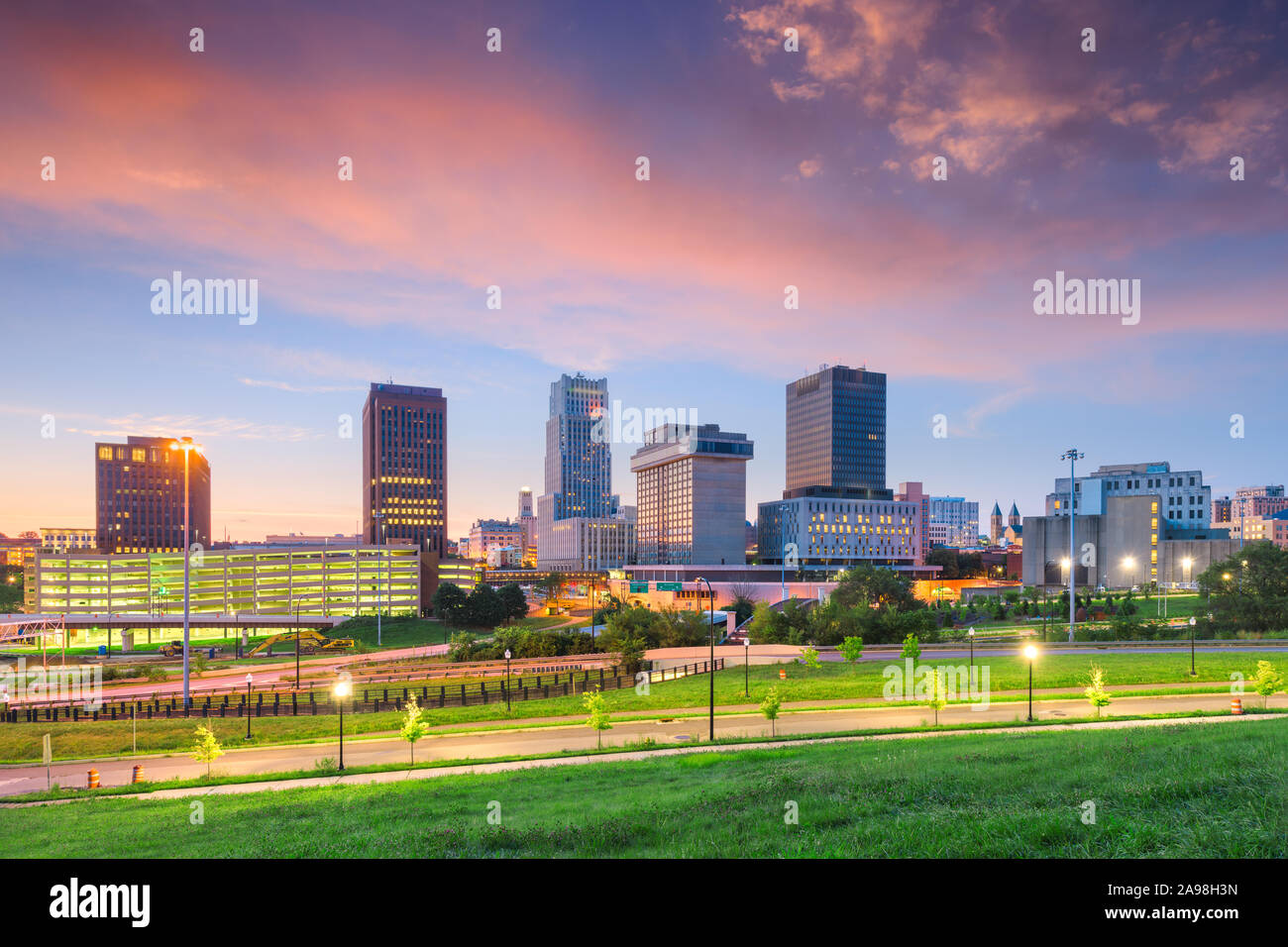 Akron, Ohio, Stati Uniti d'America skyline del centro al tramonto. Foto Stock