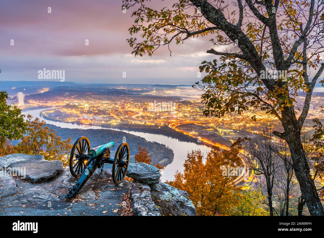Chattanooga, Tennessee, Stati Uniti d'America vista dal Monte Lookout al crepuscolo. Foto Stock