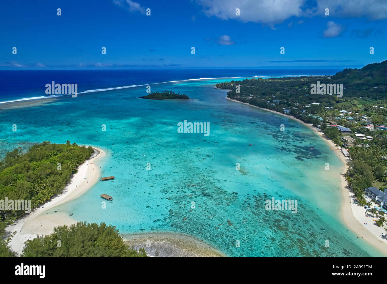 Isola di Koromiri, Muri Lagoon, Rarotonga Isole Cook, South Pacific - antenna fuco Foto Stock