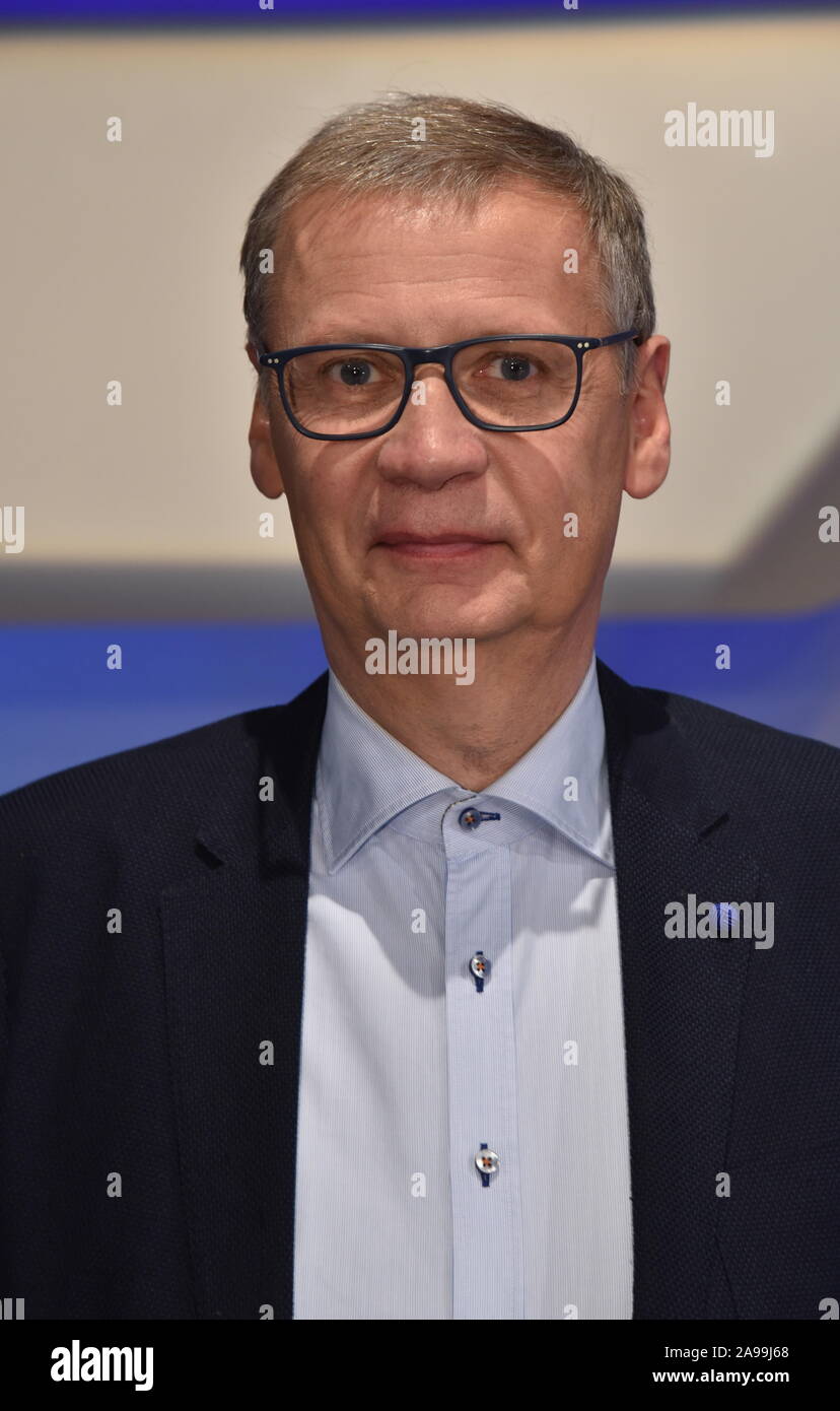 Colonia, Germania. Xiii Nov, 2019. Il presentatore Günther Jauch è una valutazione sull'ARD talk show ' Maischberger . La settimana ' Credito: Horst Galuschka/dpa/Horst Galuschka dpa/Alamy Live News Foto Stock