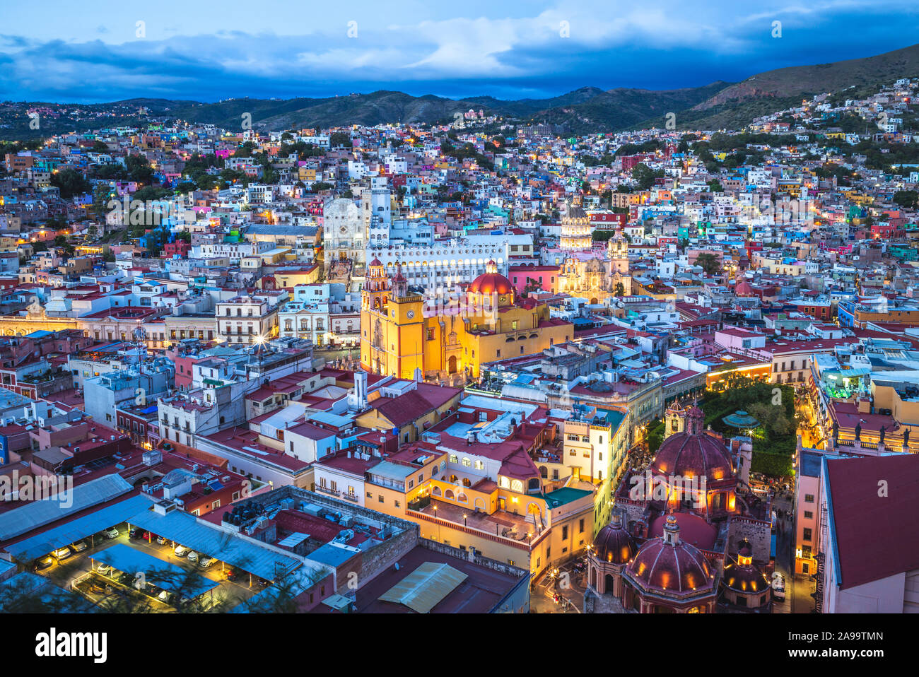 Vista aerea di Guanajuato con il duomo in Messico Foto Stock